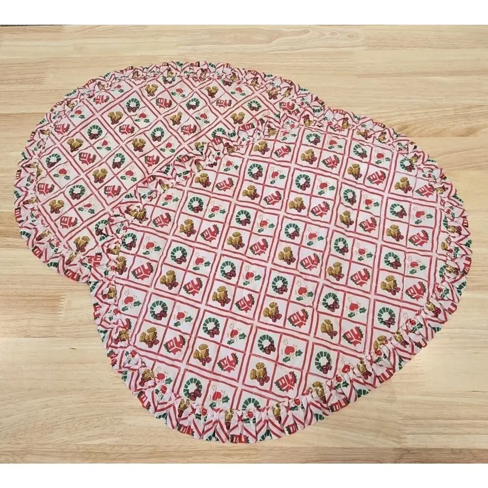 2 Vintage Town & Country Christmas Placemats Quilted Oval Holiday Table Linens